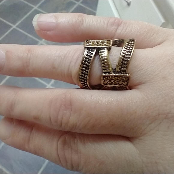 4 Gorgeous Stretch Rings! #R7 - Picture 6 of 8